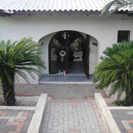 Bed And Breakfast Toni Kunchi Willemstad Exterior foto
